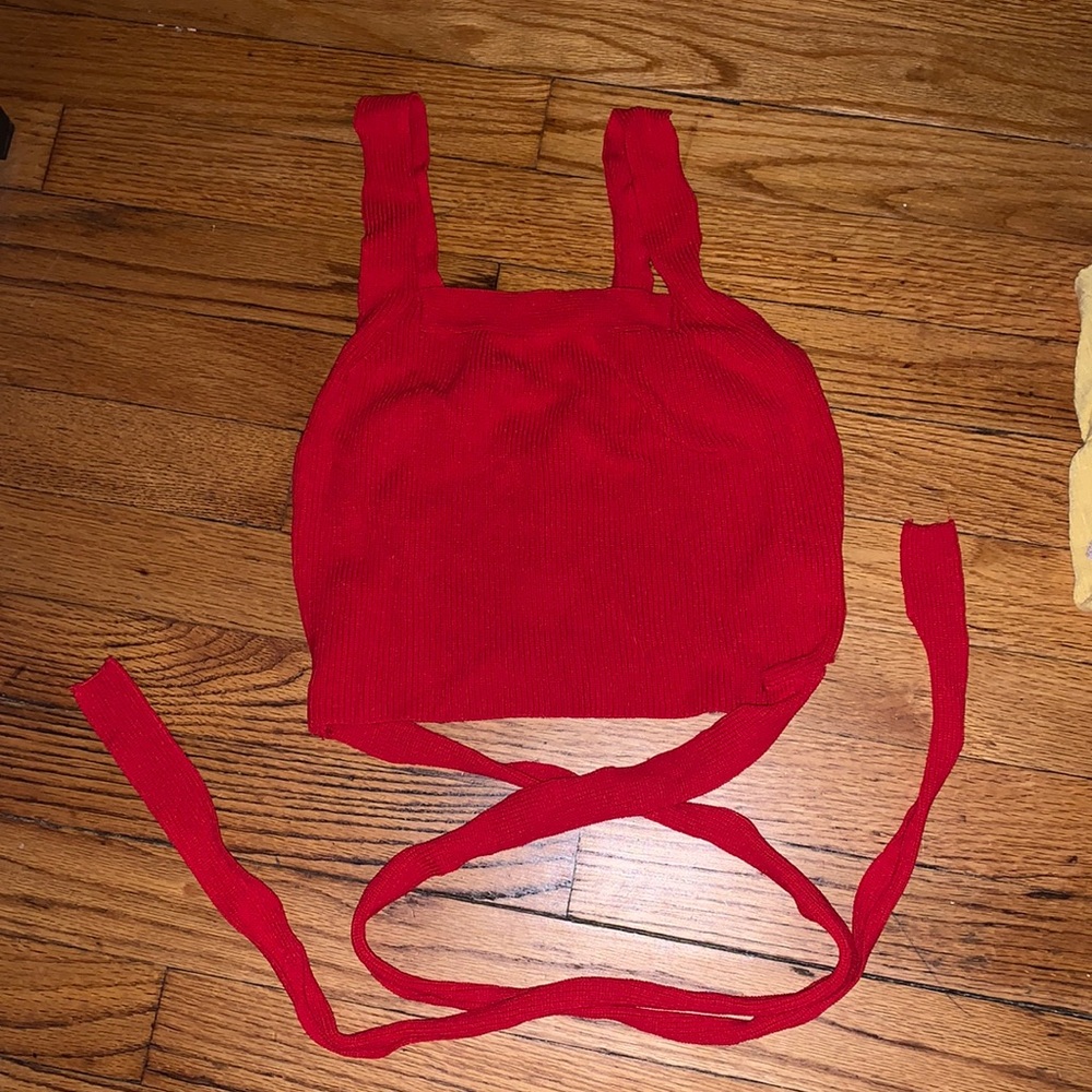 URBAN CROP TOP